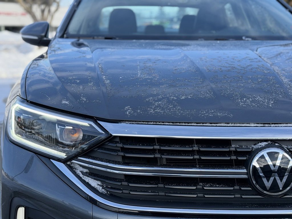 Used 2023 Volkswagen Jetta SEL image 4