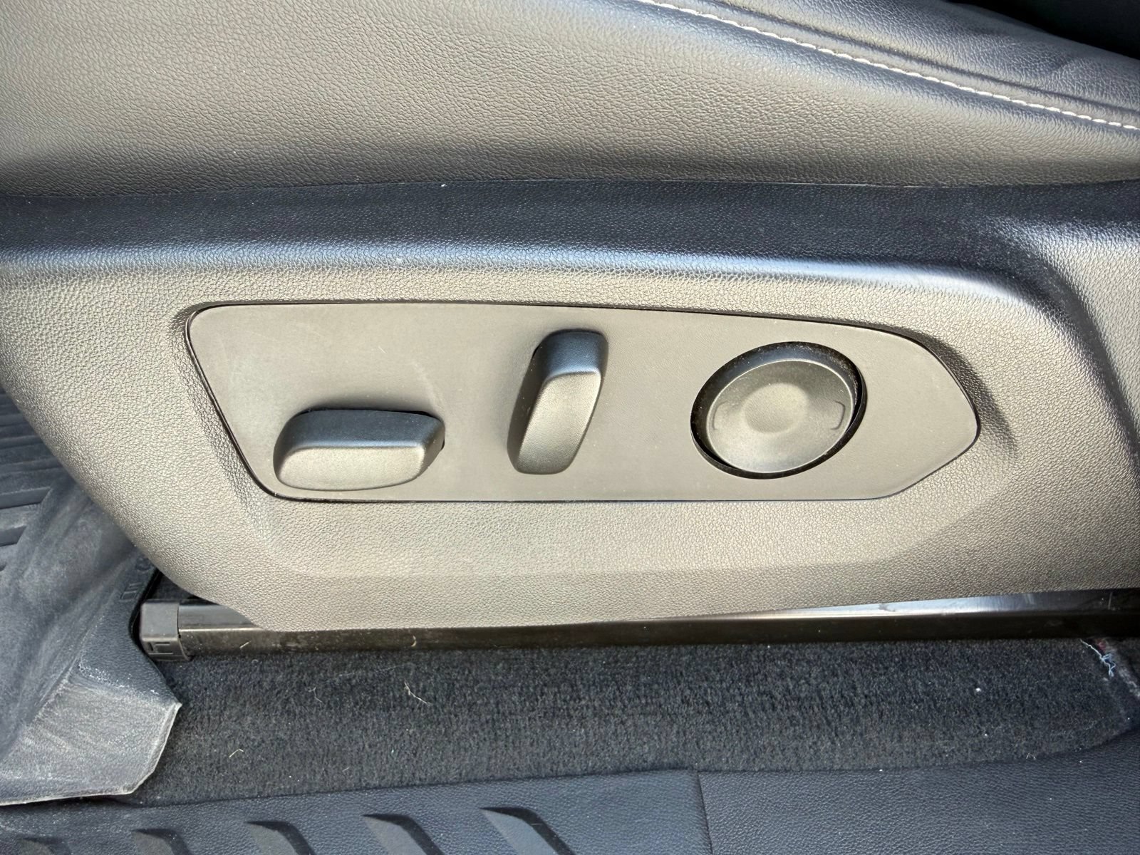 Used 2023 GMC Canyon Elevation w/ Elevation Premium Package RWD image 23