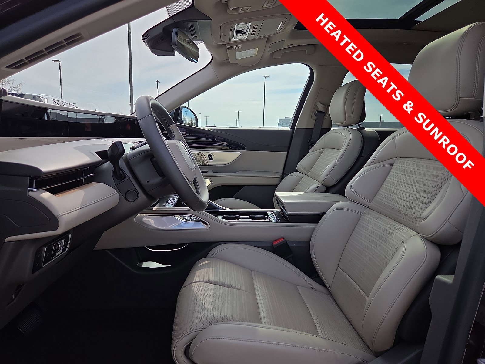 Used 2025 Lincoln Nautilus Reserve image 16