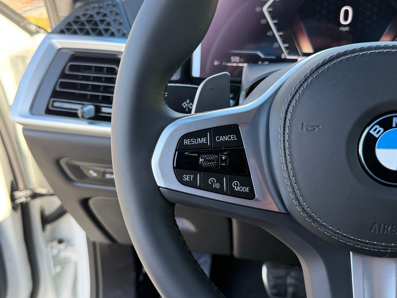 New 2026 BMW X6 xDrive40i w/ Premium Package image 24