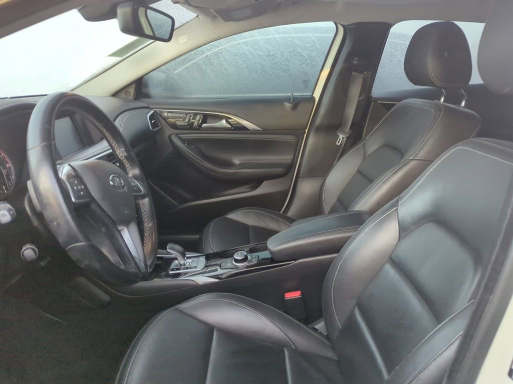 Used 2018 INFINITI QX30 image 6