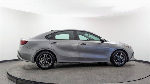 Used 2024 Kia Forte LXS FWD image 9