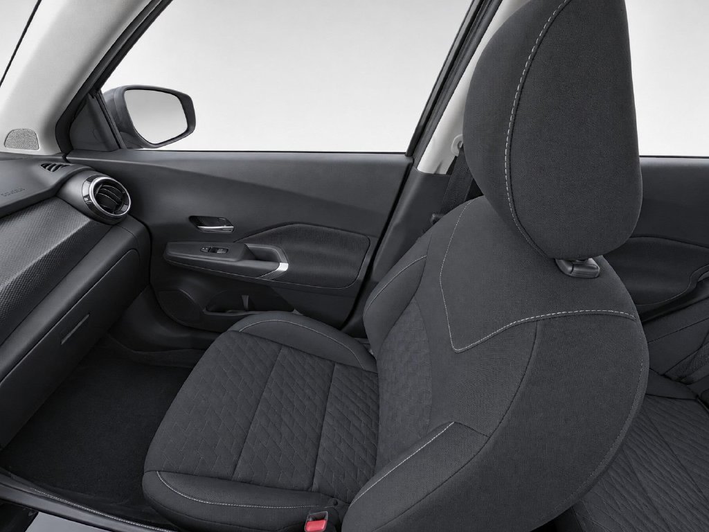 Used 2024 Nissan Kicks SV FWD image 26
