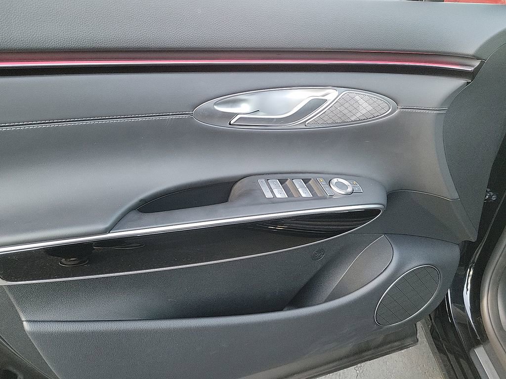 Used 2026 Genesis GV70 2.5T image 13