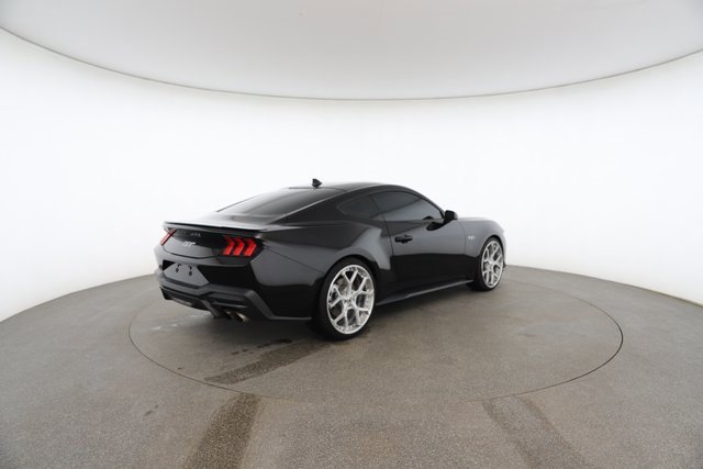 Used 2025 Ford Mustang GT Premium image 18