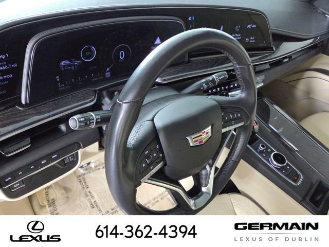 Used 2023 Cadillac Escalade Premium Luxury AWD/4WD image 16
