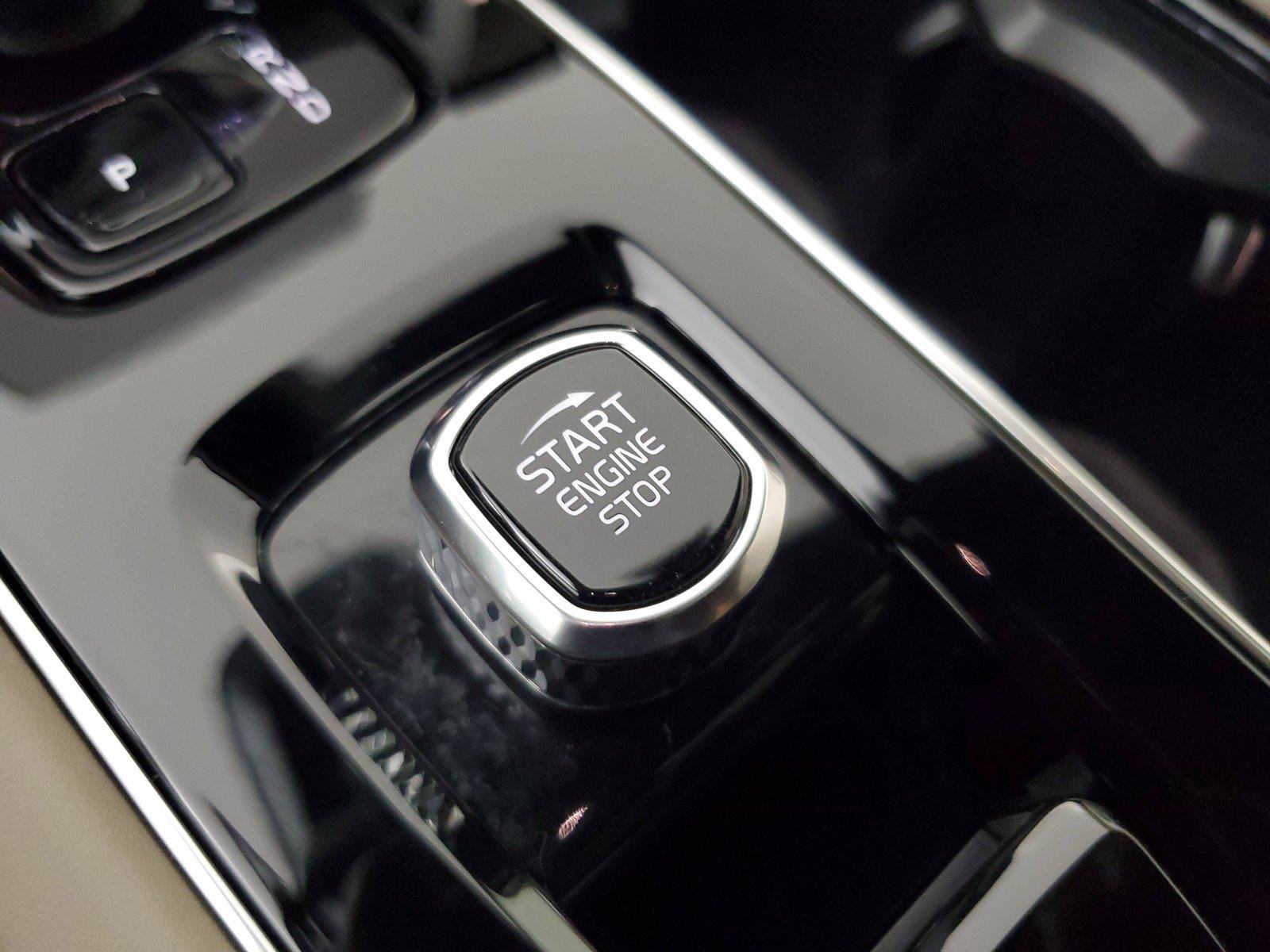 Certified 2026 Volvo XC90 B6 Plus w/ Protection Package Premier AWD/4WD image 33