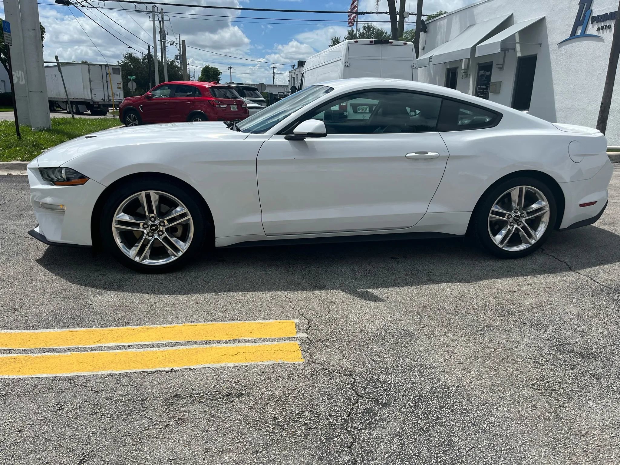 Used 2020 Ford Mustang Premium image 5
