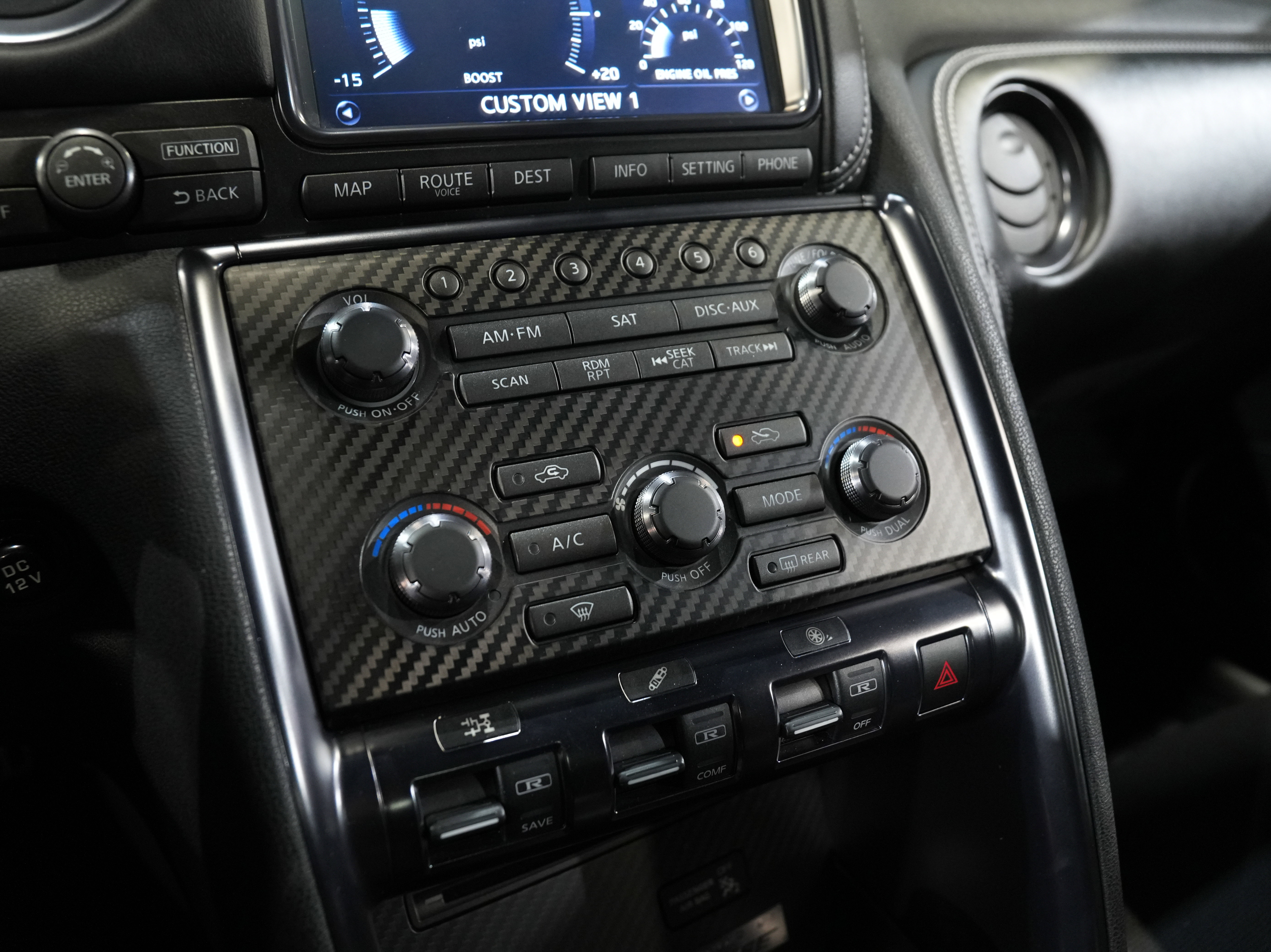 Used 2015 Nissan GT-R Black Edition image 40