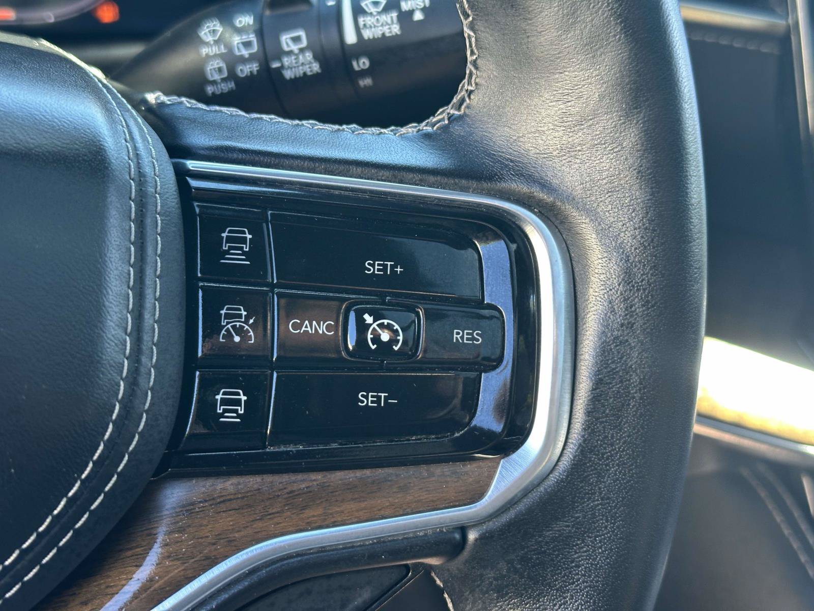 Used 2022 Jeep Grand Wagoneer Series II w/ Premium Group II AWD/4WD image 25