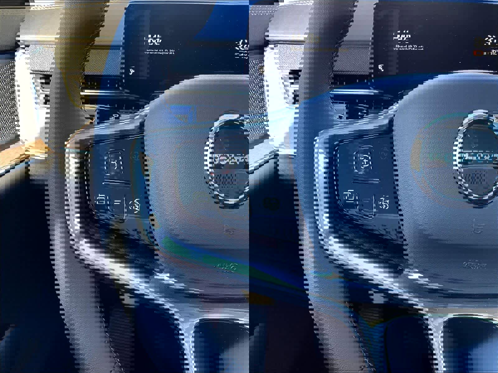 New 2025 Volvo EX90 Plus w/ Protection Package Premier image 17