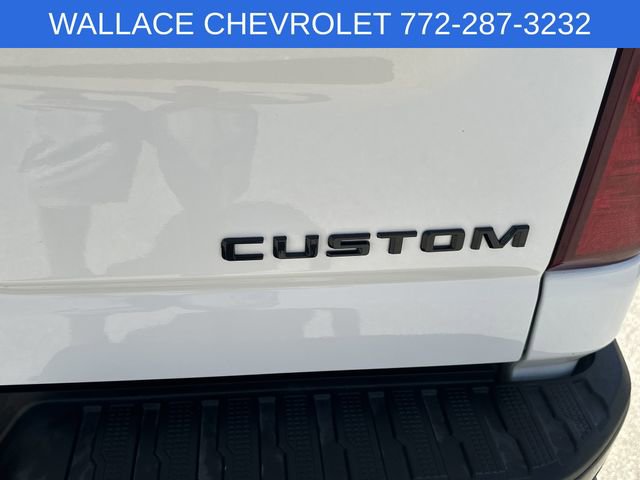 Used 2022 Chevrolet Silverado 2500 Custom w/ Custom Value Package AWD/4WD image 11