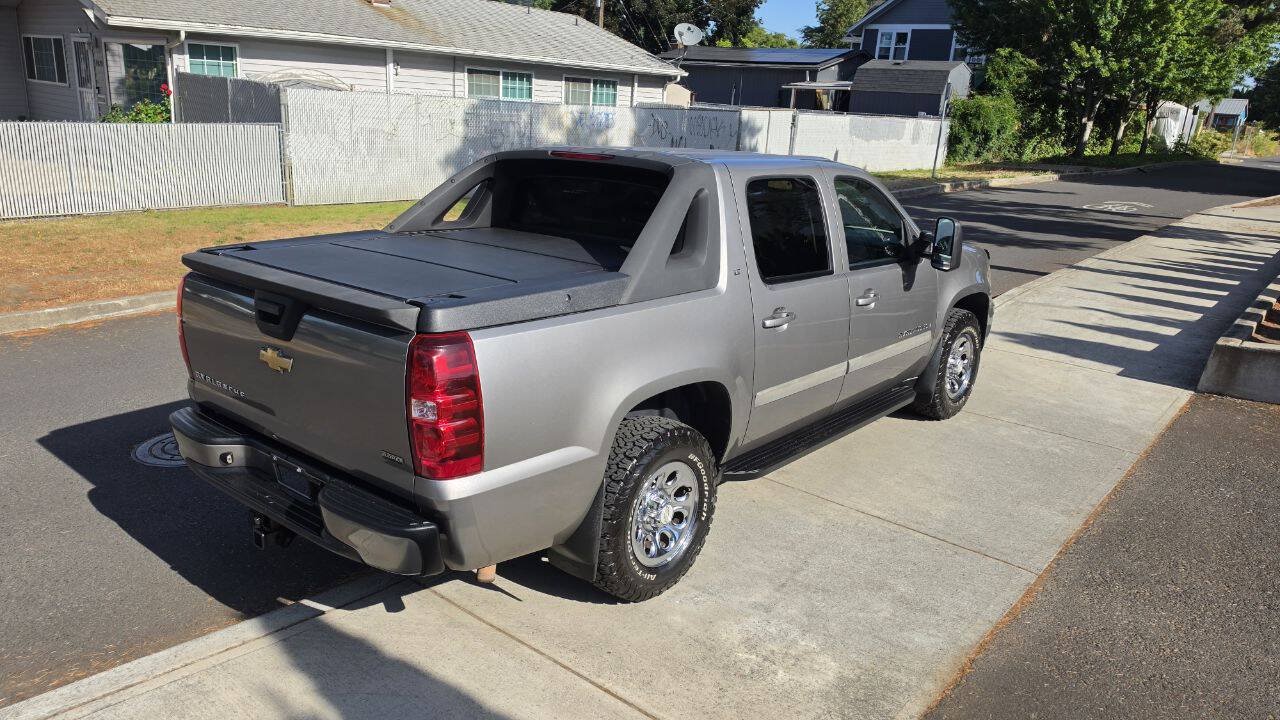 Used 2008 Chevrolet Avalanche LT AWD/4WD image 5