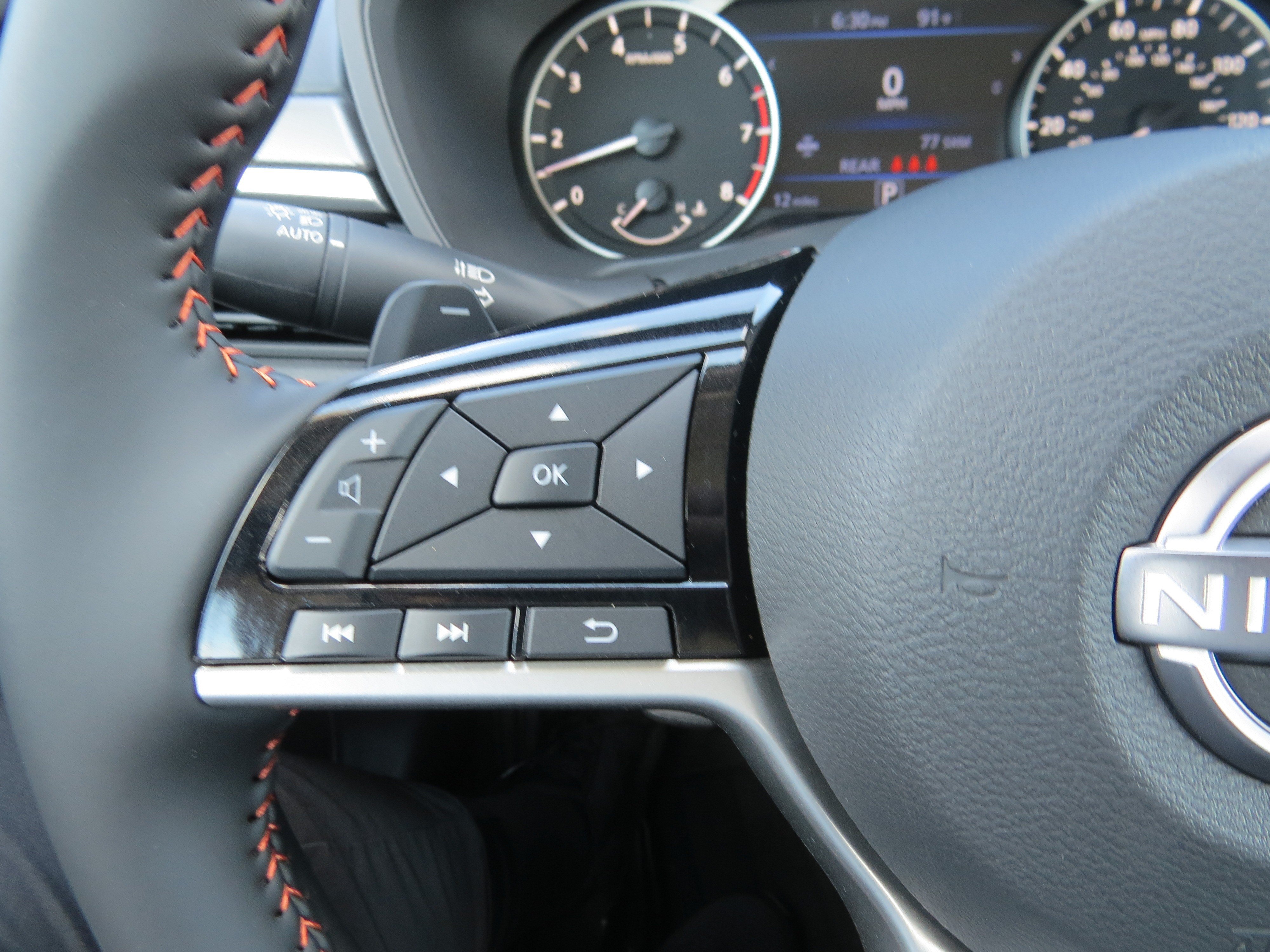 New 2026 Nissan Altima 2.5 SR FWD image 17