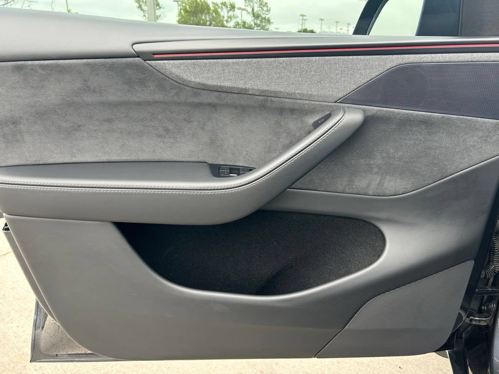 Used 2026 Tesla Model Y Long Range AWD/4WD image 9