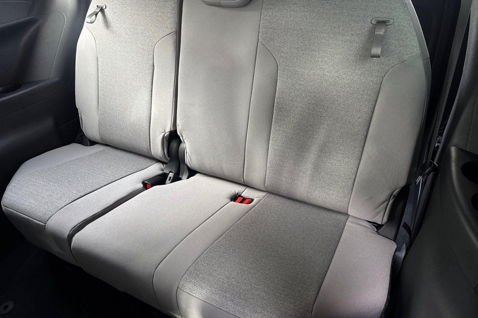New 2026 Toyota Sienna LE FWD image 18