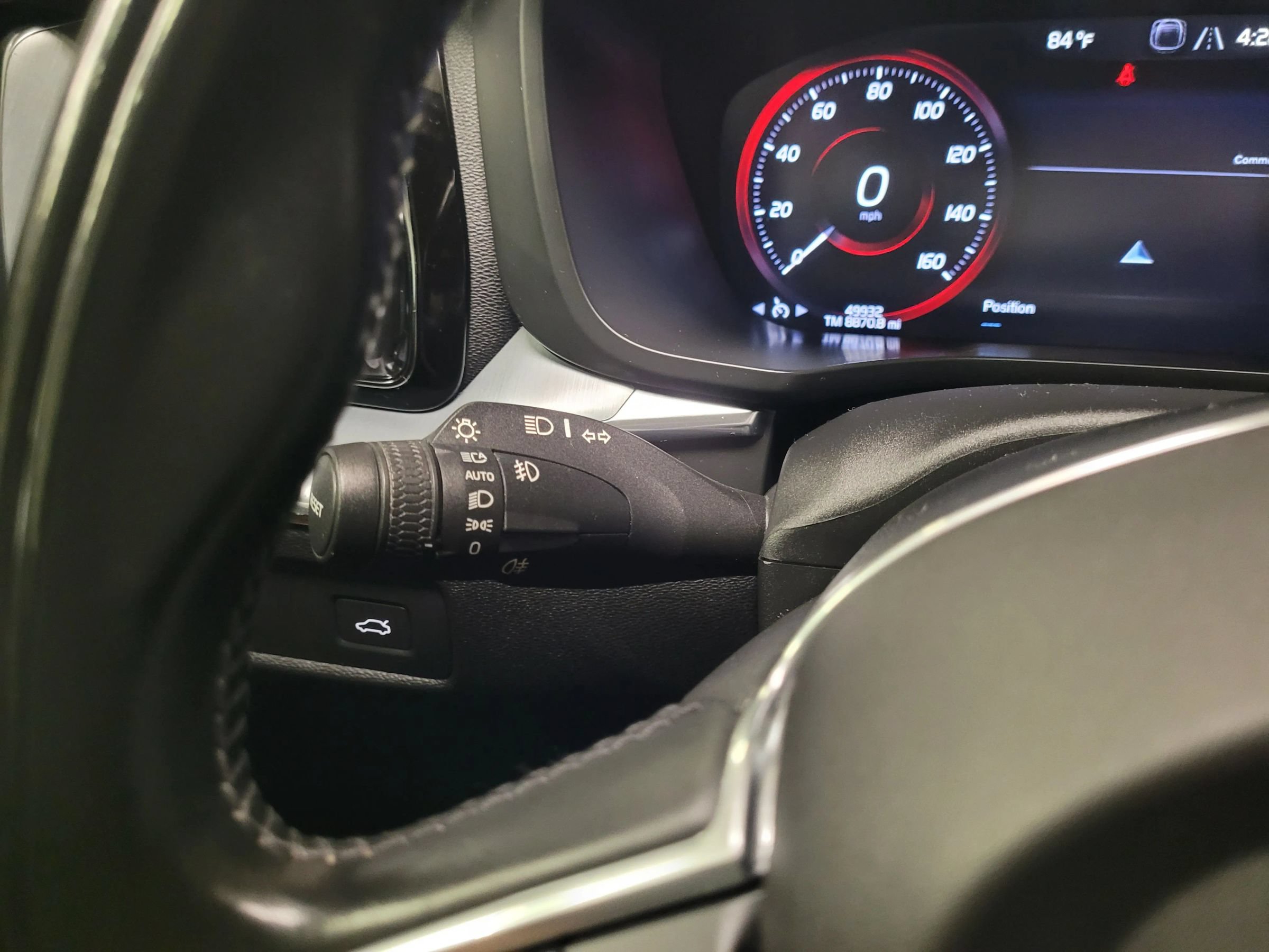 Used 2018 Volvo XC60 T5 Momentum w/ Vision Package AWD/4WD image 23