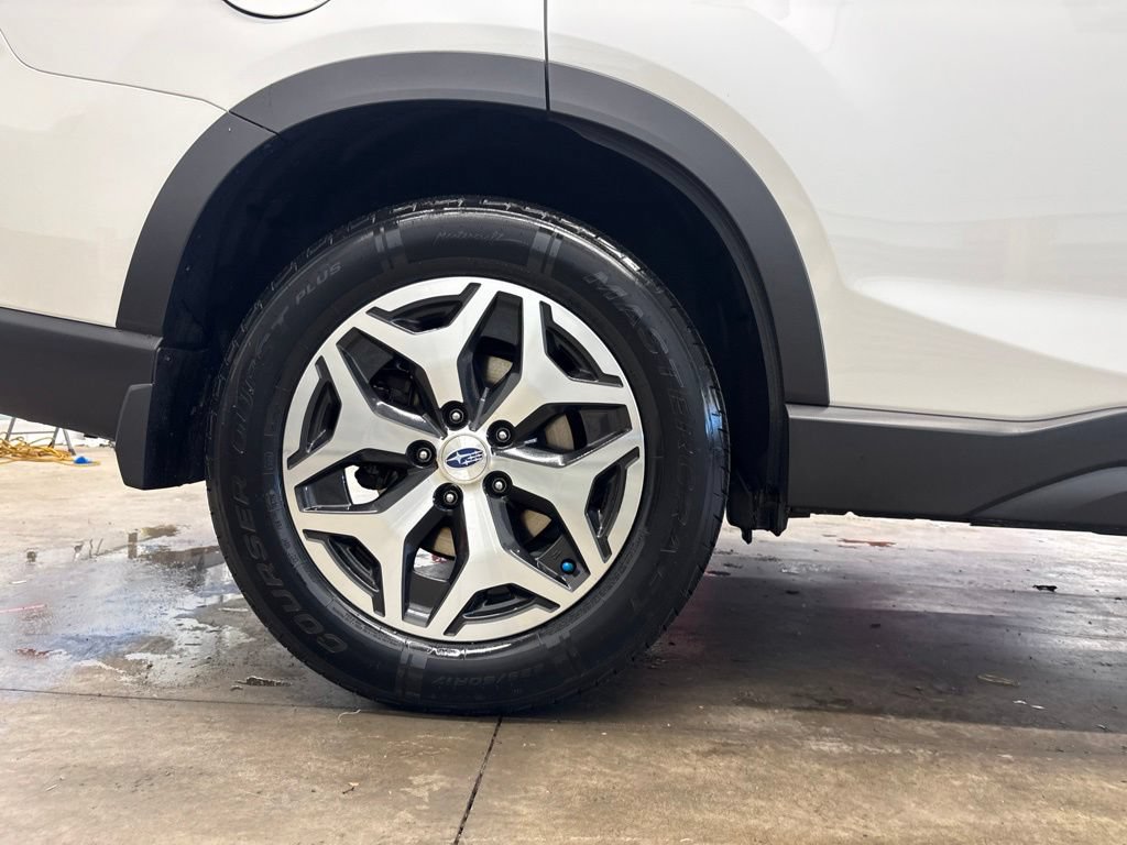 Certified 2023 Subaru Forester Premium AWD/4WD image 25