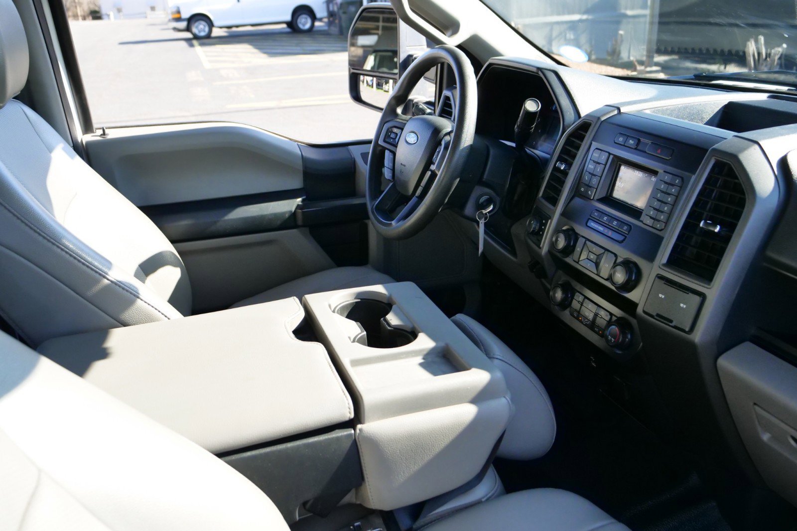 Used 2022 Ford F250 XL w/ Power Equipment Group image 32