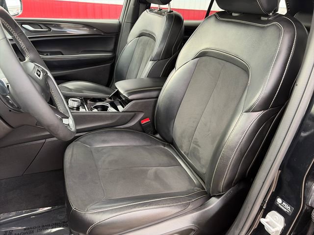 Used 2023 Jeep Grand Cherokee Altitude AWD/4WD image 37