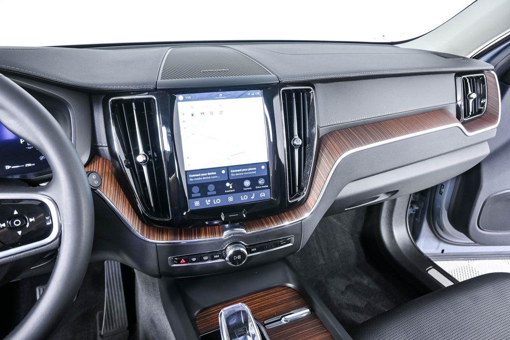 Used 2024 Volvo XC60 B5 Ultimate w/ Protection Package Premier AWD/4WD image 15