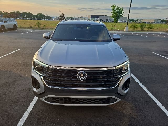 Used 2025 Volkswagen Atlas Cross Sport SE AWD/4WD image 5