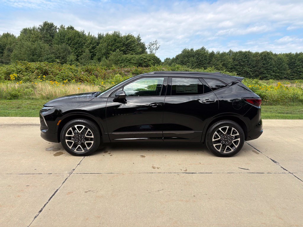 New 2026 Chevrolet Blazer RS w/ LPO, Floor Liner Package FWD image 6