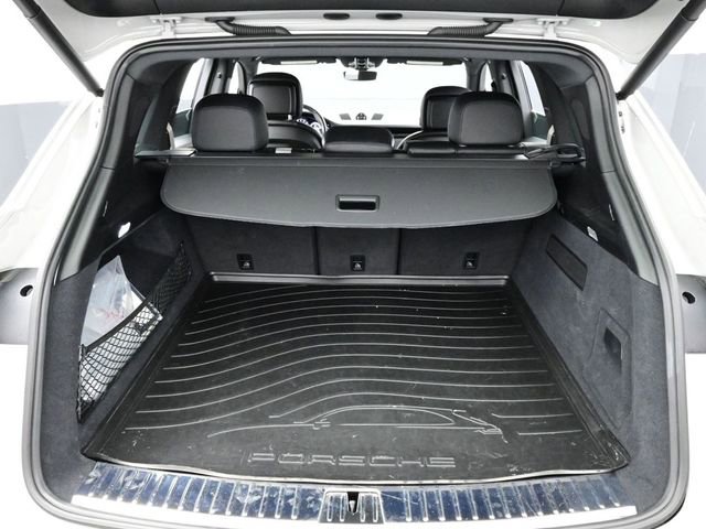 Certified 2023 Porsche Cayenne AWD/4WD image 16