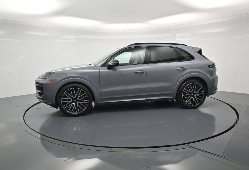 Certified 2024 Porsche Cayenne Turbo AWD/4WD image 2