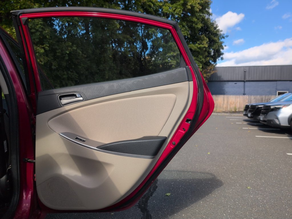 Used 2016 Hyundai Accent SE FWD image 31
