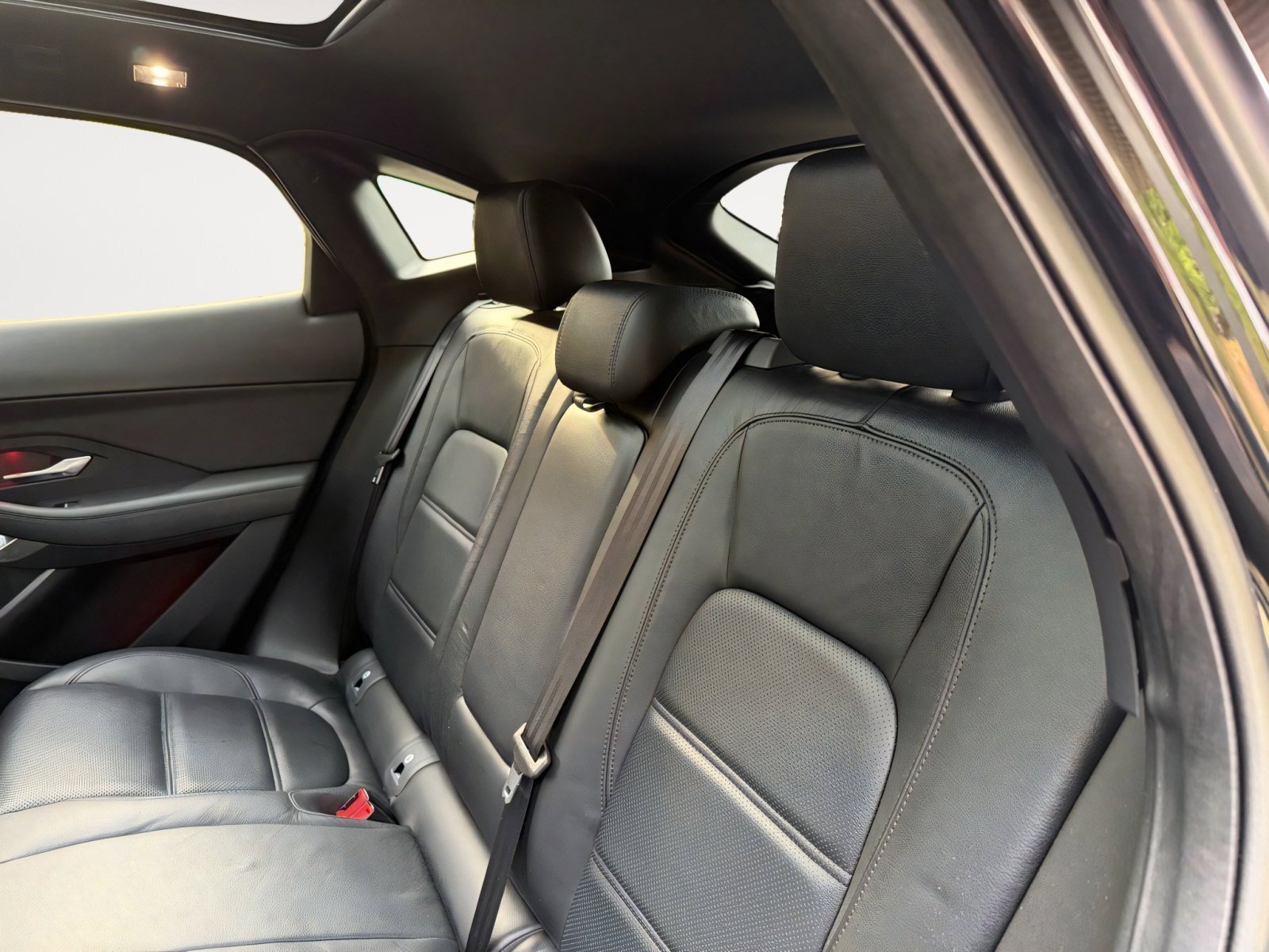 Used 2020 Jaguar E-PACE SE image 11