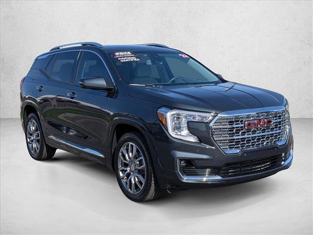 Used 2022 GMC Terrain Denali w/ Denali Premium Package AWD/4WD image 3