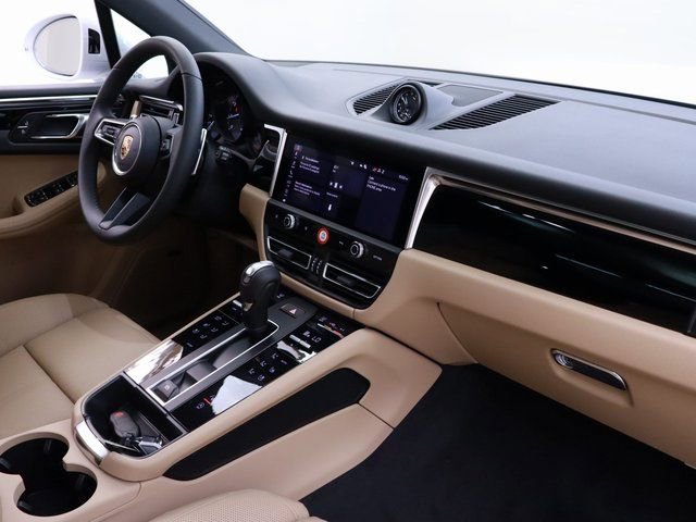 New 2024 Porsche Macan image 4