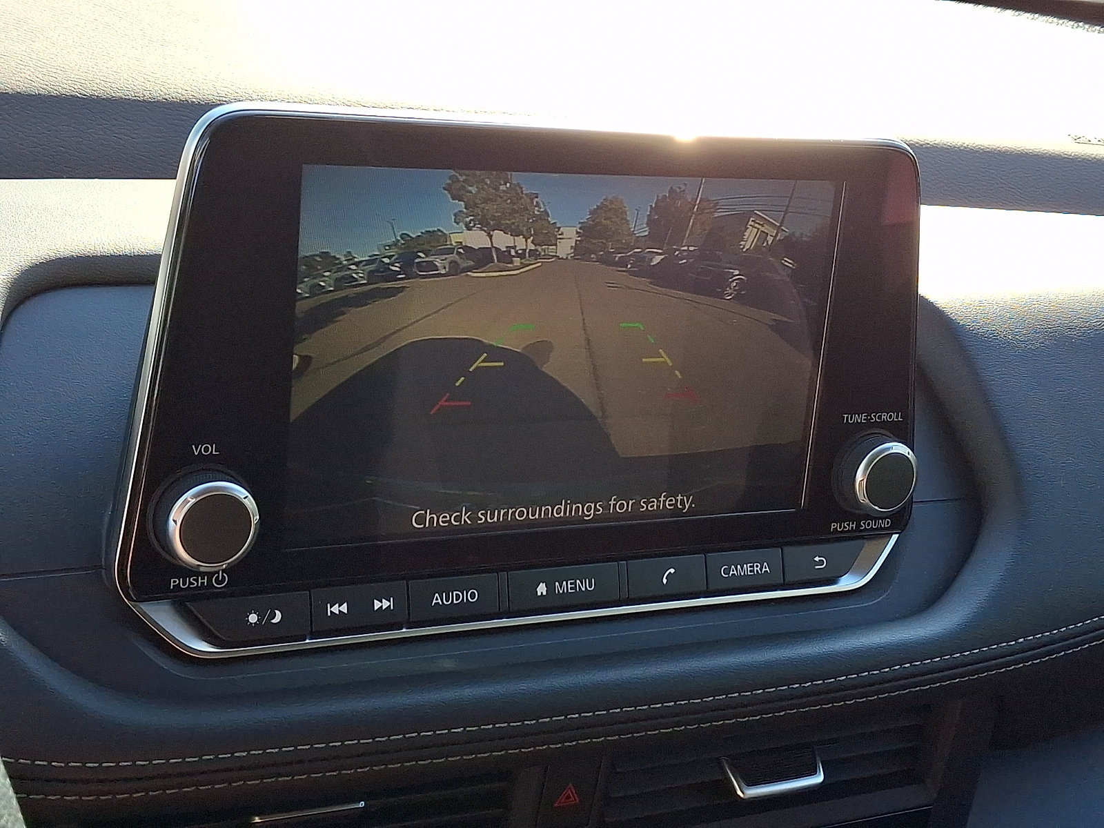 Used 2023 Nissan Rogue S AWD/4WD image 19