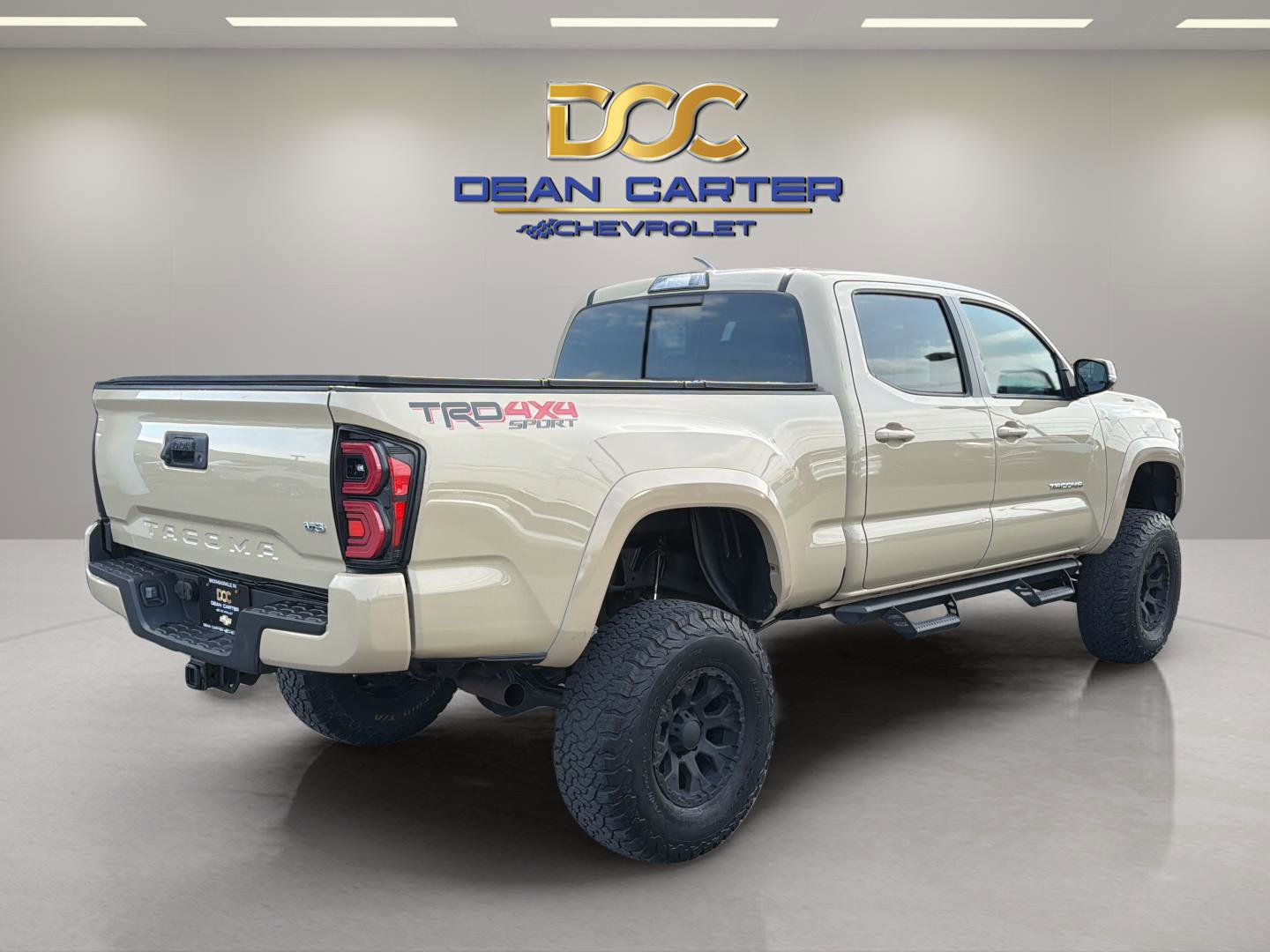 Used 2018 Toyota Tacoma TRD Sport AWD/4WD image 5