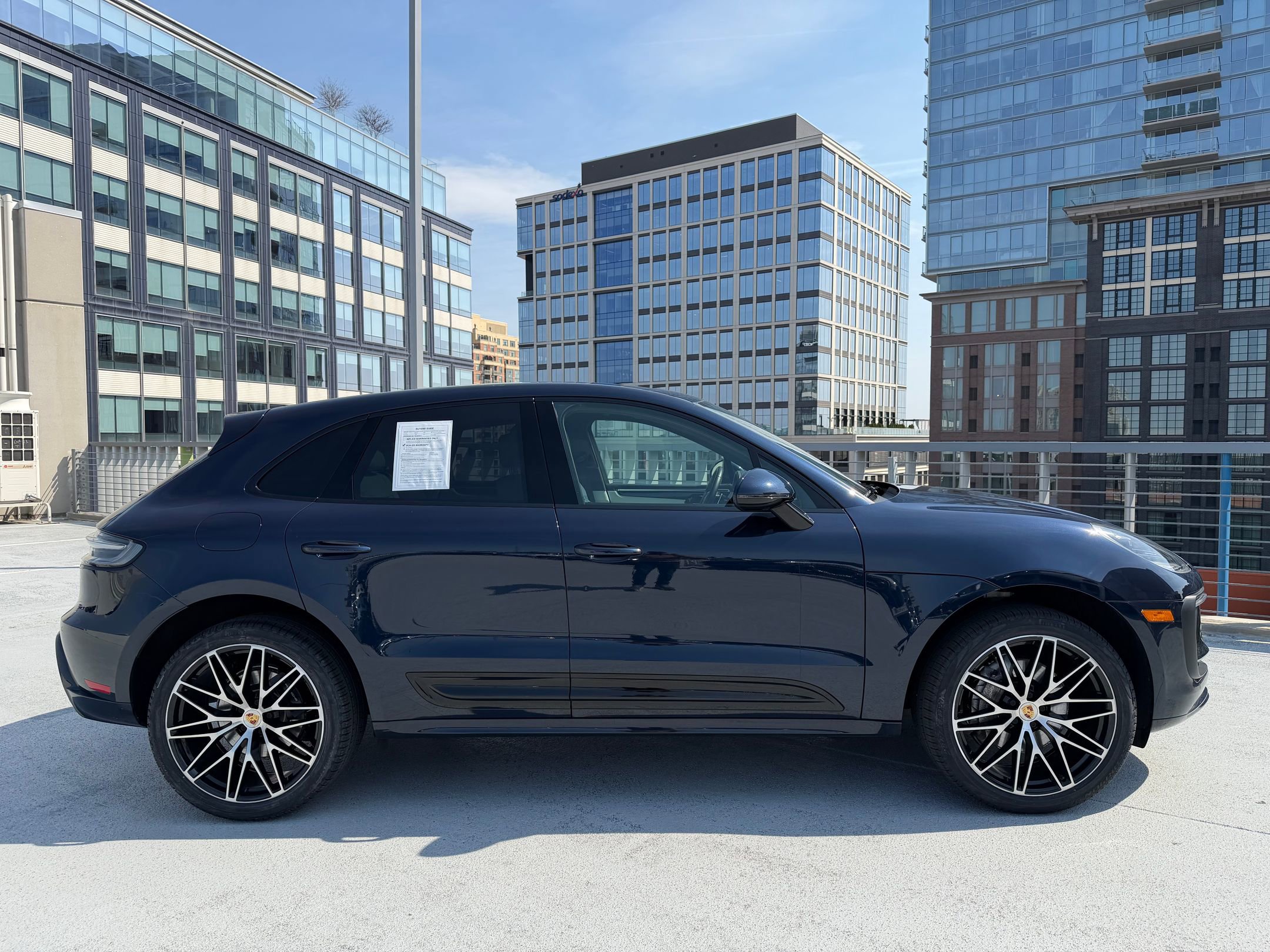 Used 2023 Porsche Macan Turbo image 8