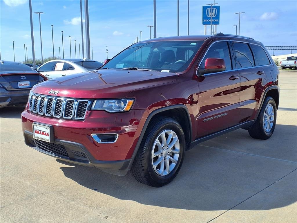 Used 2021 Jeep Grand Cherokee Laredo image 3