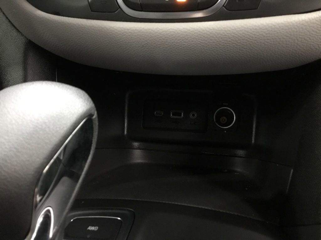 Used 2023 Chevrolet Equinox LS image 27