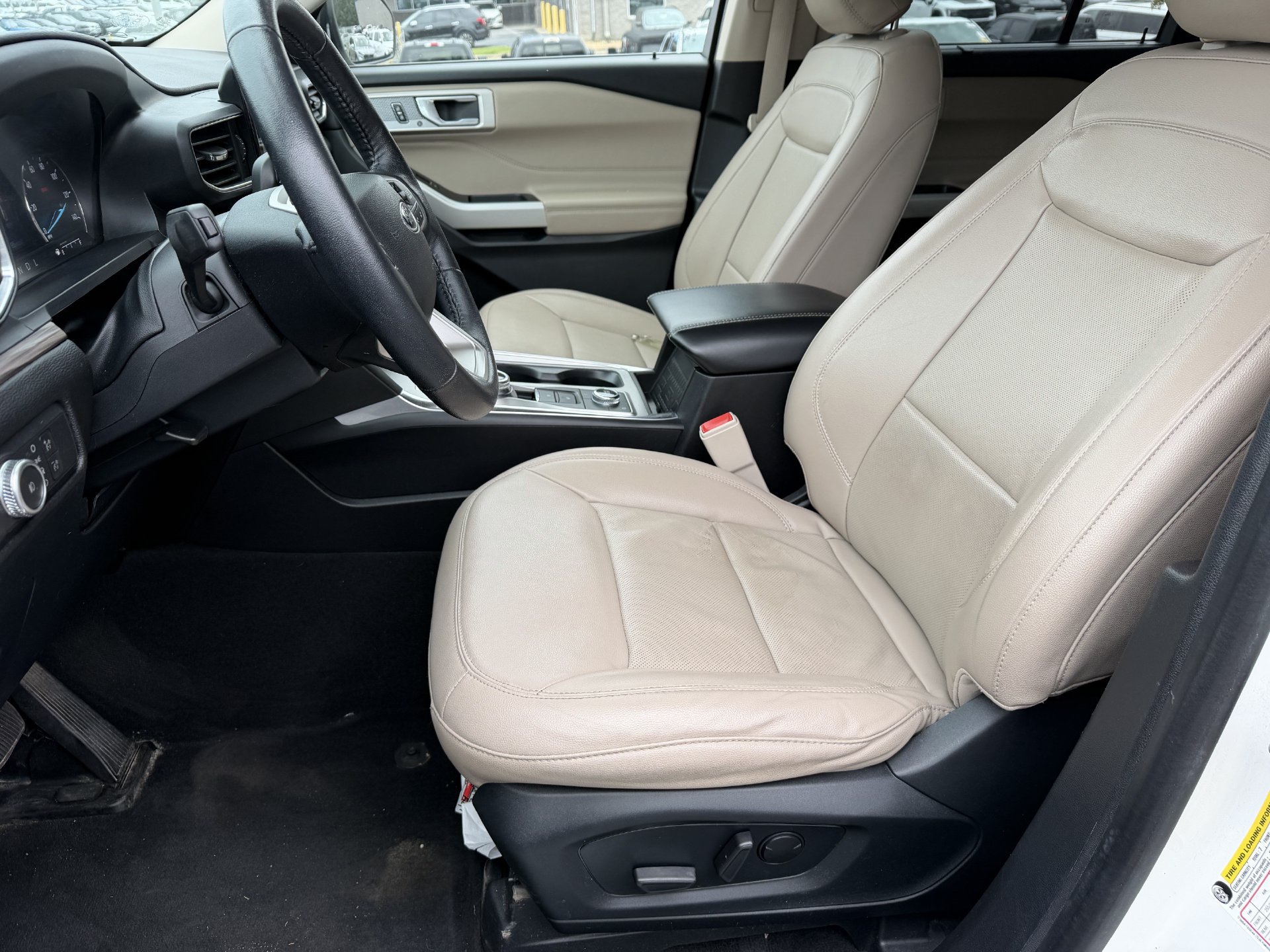 Certified 2022 Ford Explorer Limited AWD/4WD image 13