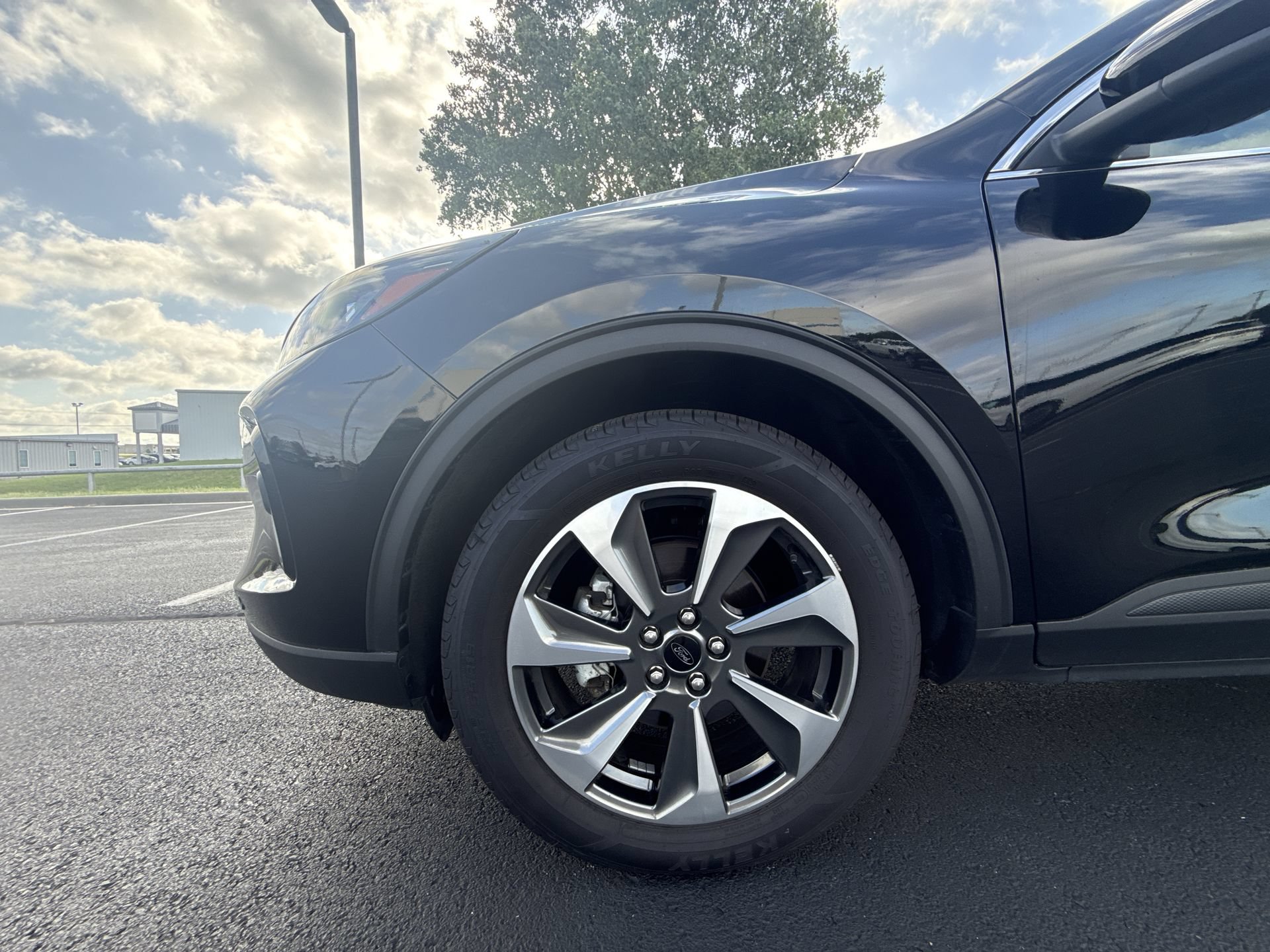 Used 2023 Ford Escape Platinum AWD/4WD image 10