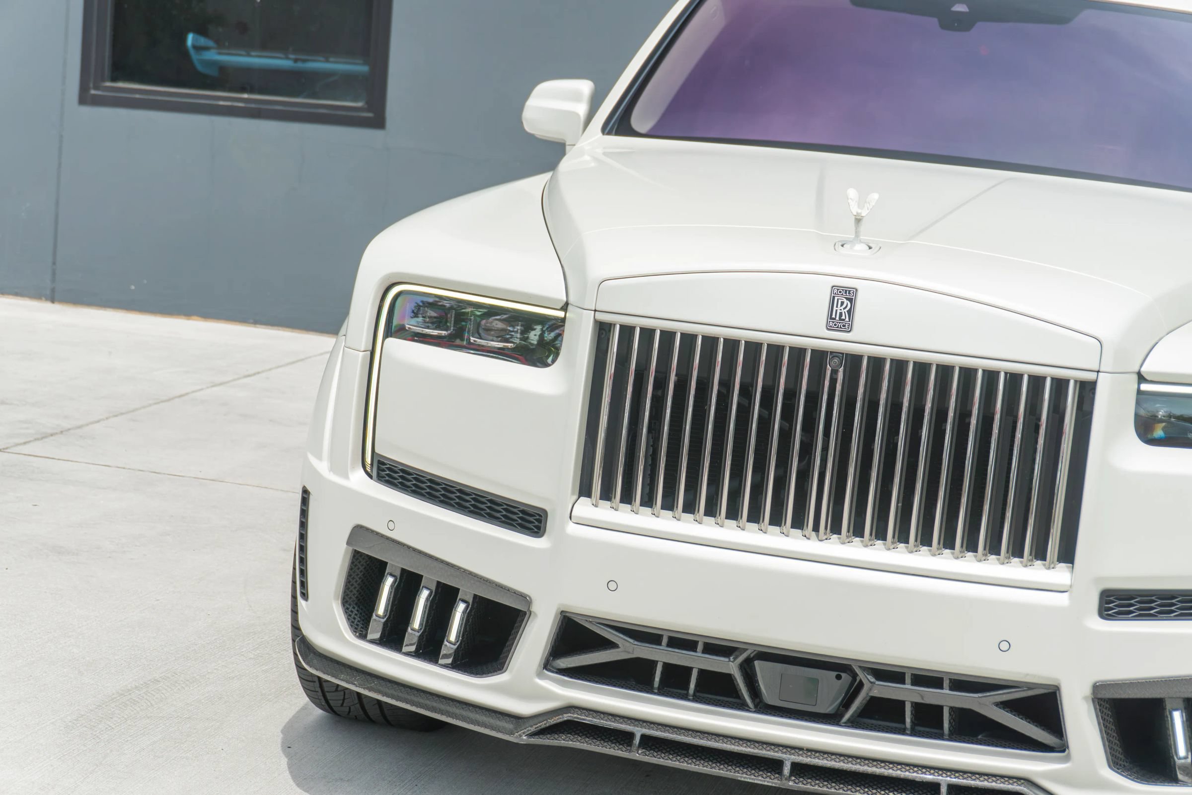 Used 2025 Rolls-Royce Cullinan AWD/4WD image 32