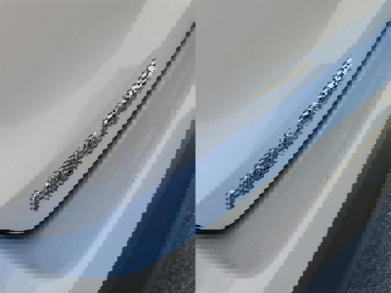 Used 2024 Toyota Highlander LE image 6