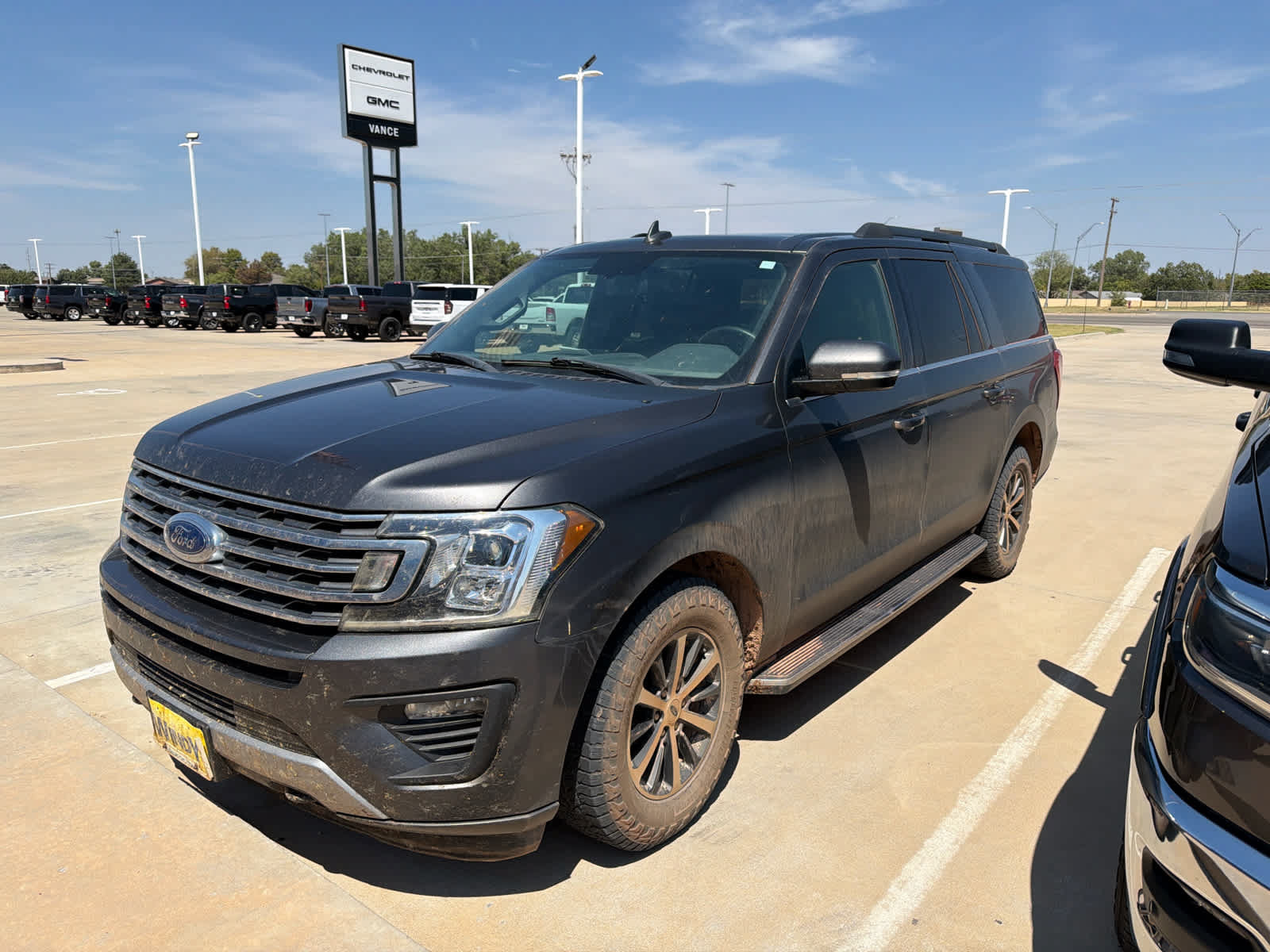 Used 2019 Ford Expedition Max XLT w/ Equipment Group 202A AWD/4WD image 2