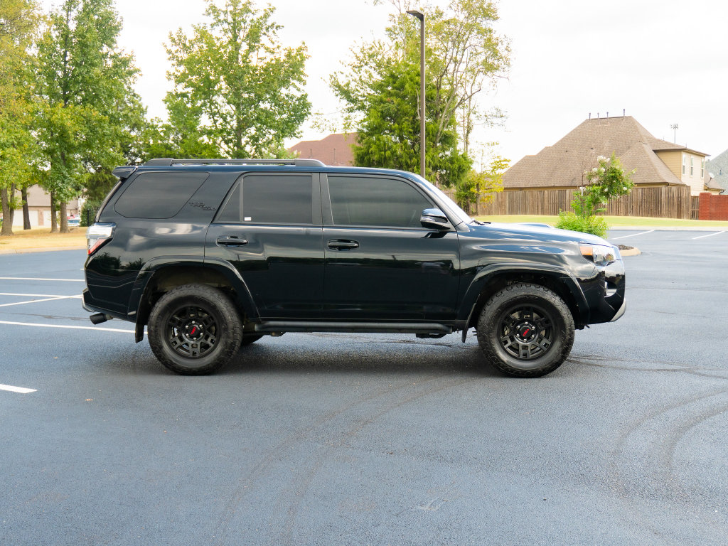 Used 2022 Toyota 4Runner TRD Off-Road Premium AWD/4WD image 4