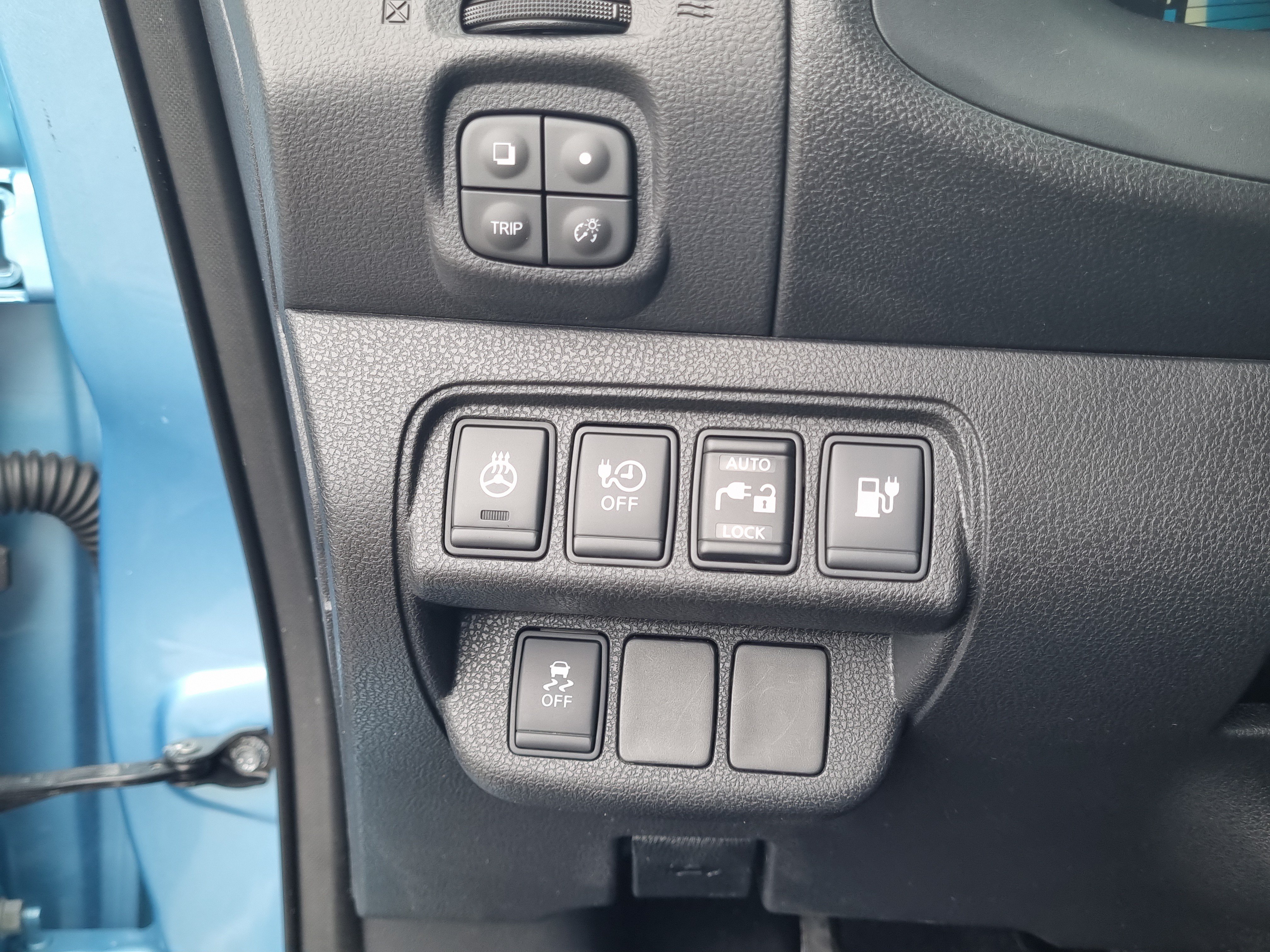 Used 2015 Nissan Leaf SL FWD image 26