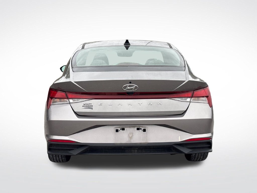 Used 2023 Hyundai Elantra SEL w/ Convenience Package FWD image 4