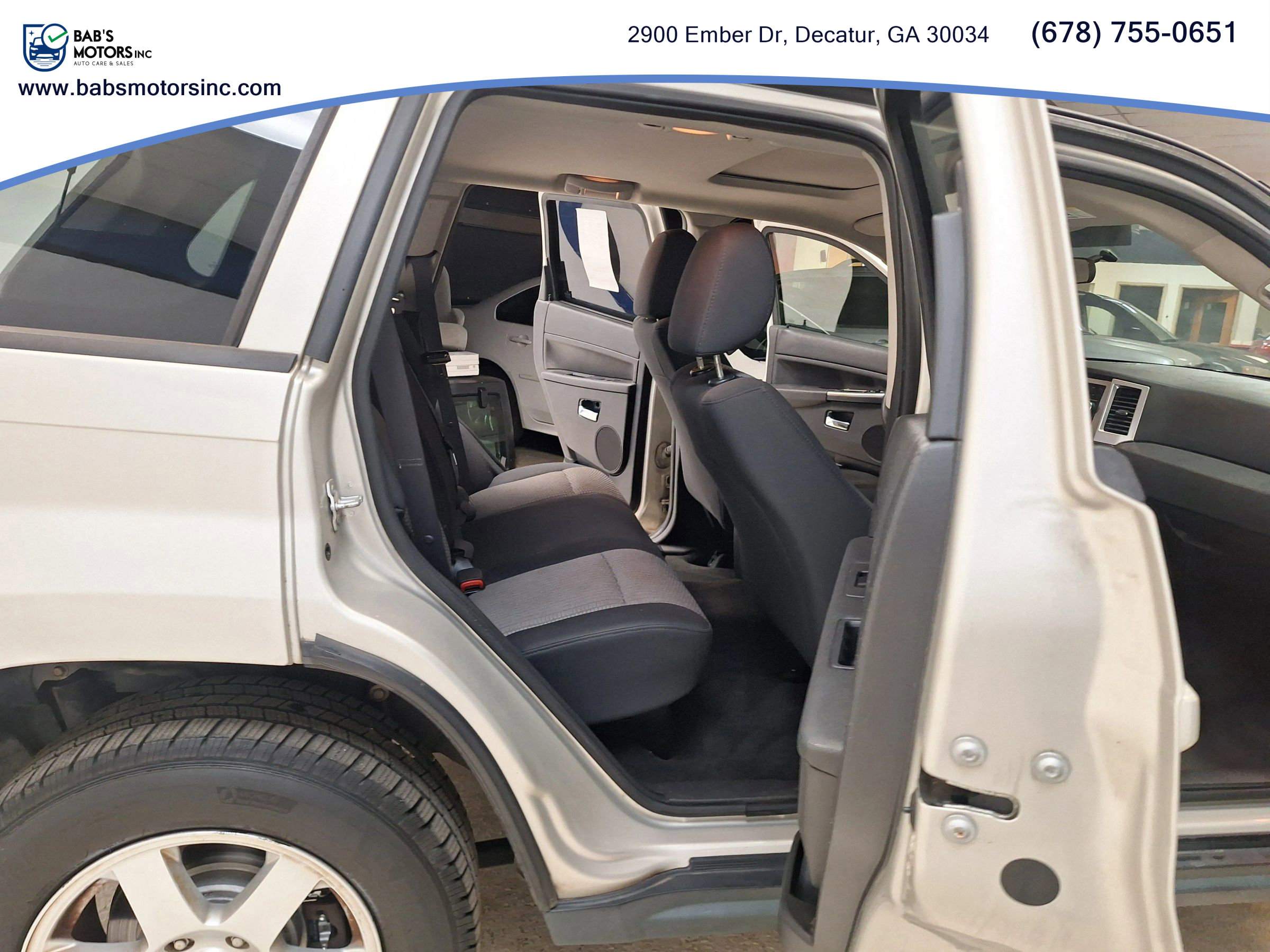 Used 2009 Jeep Grand Cherokee Laredo w/ Sun/Sound Group image 15