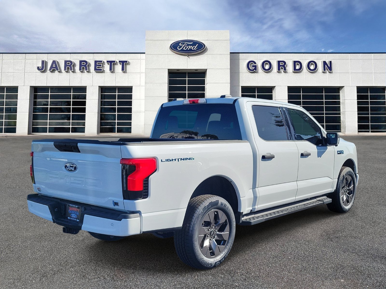 Certified 2024 Ford F150 Lightning XLT AWD/4WD image 4
