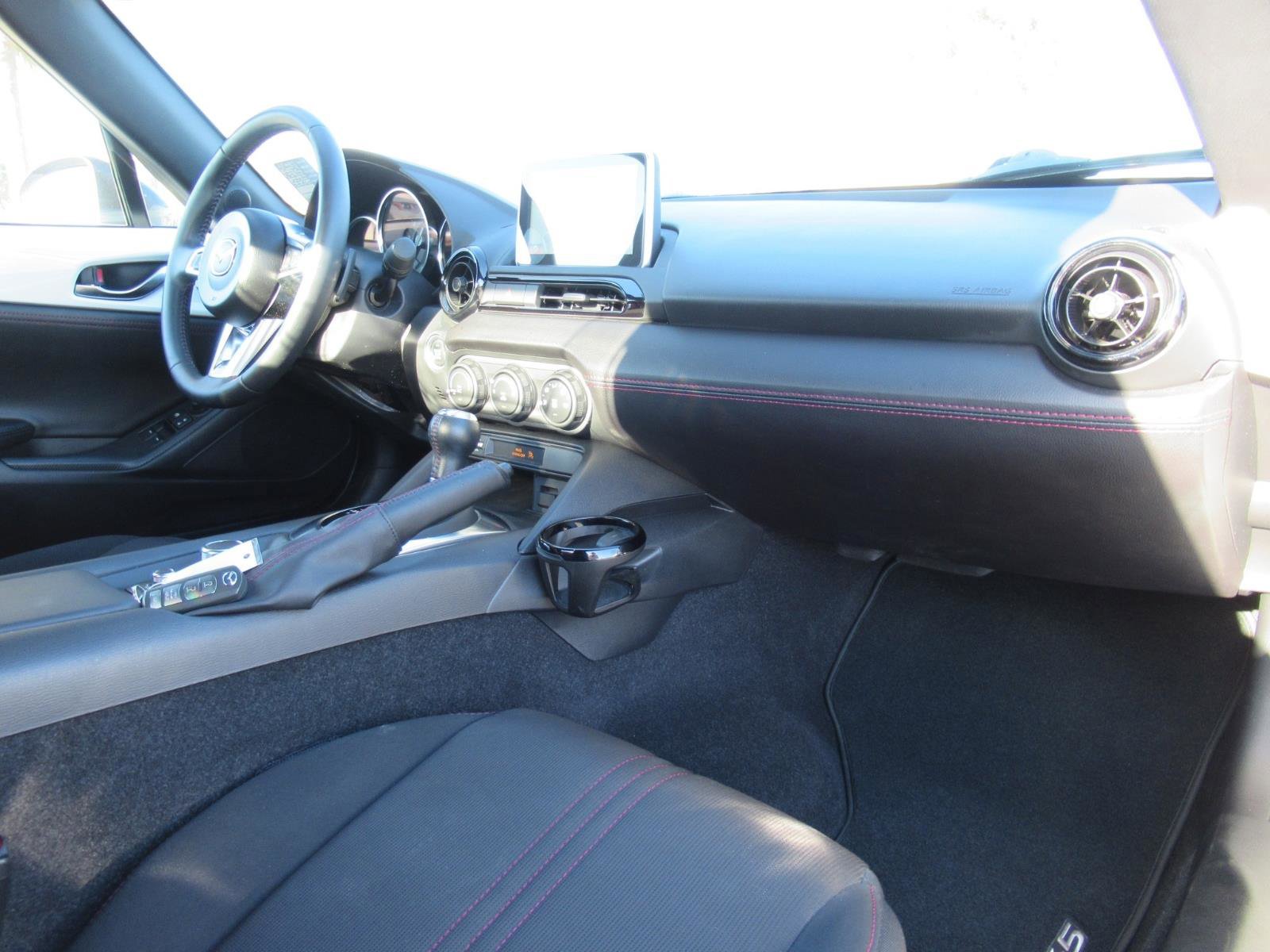 Used 2017 MAZDA MX-5 Miata RF Club RWD image 11