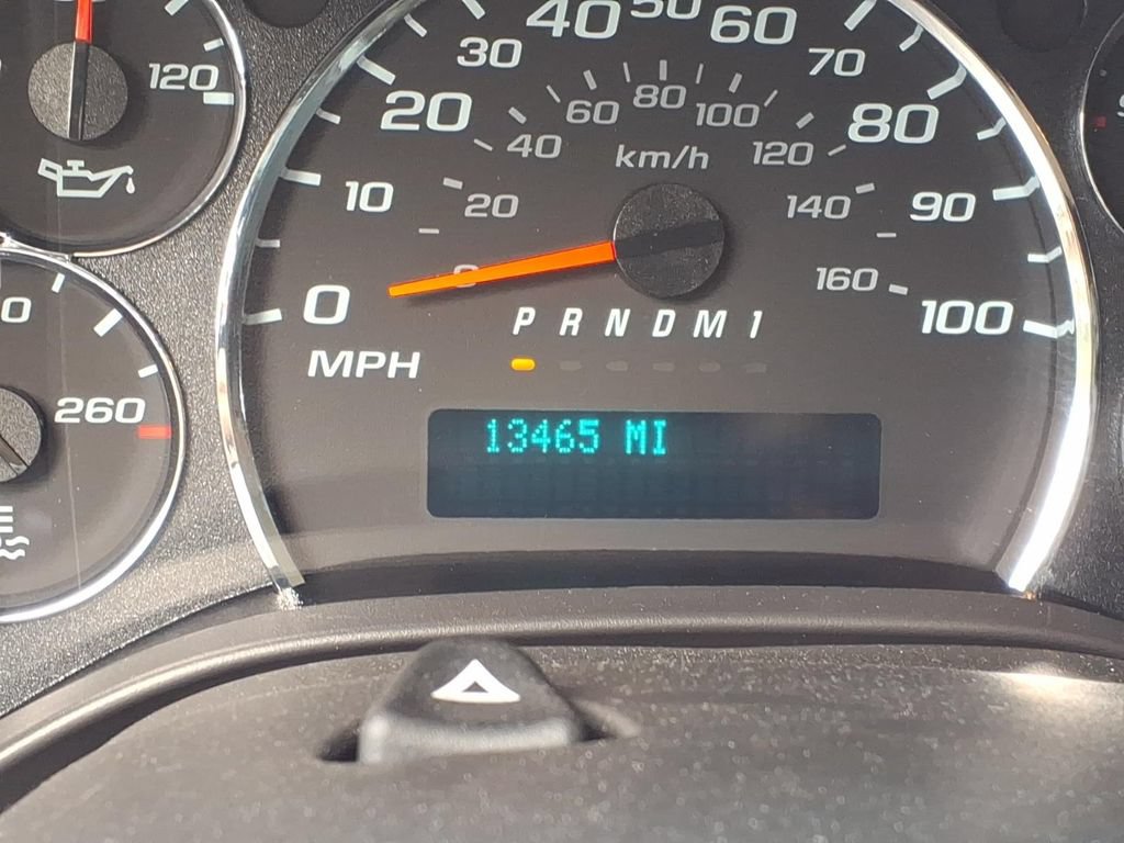 Used 2024 Chevrolet Express 2500 w/ Driver Convenience Package RWD image 29